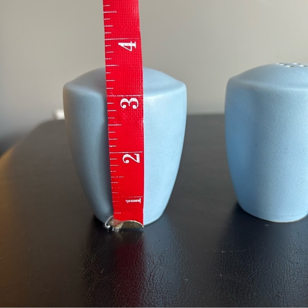 Noritake Colorwave Sky Blue Round Stoneware Salt & Pepper Shakers - Picture 6 of 8